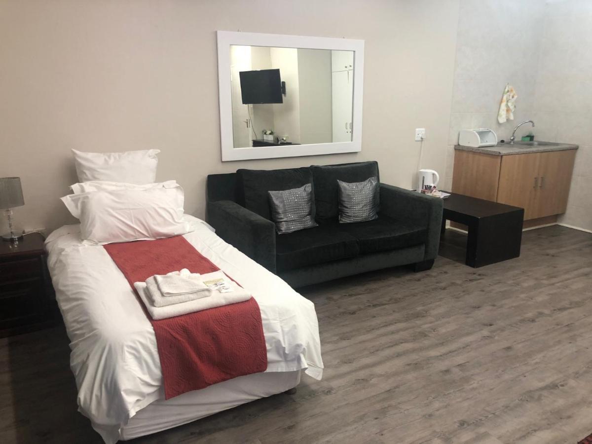 Acacia Westdene B&B Bloemfontein Ngoại thất bức ảnh