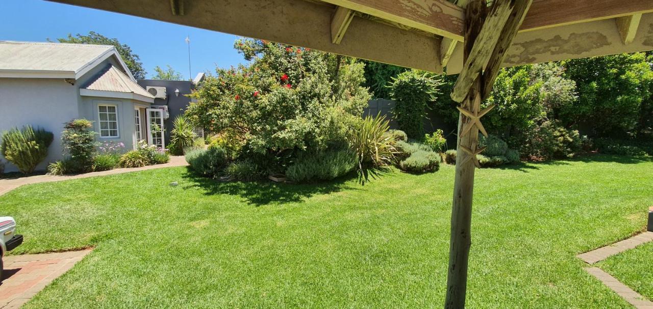 Acacia Westdene B&B Bloemfontein Ngoại thất bức ảnh