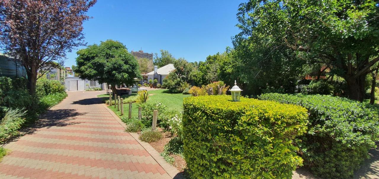 Acacia Westdene B&B Bloemfontein Ngoại thất bức ảnh