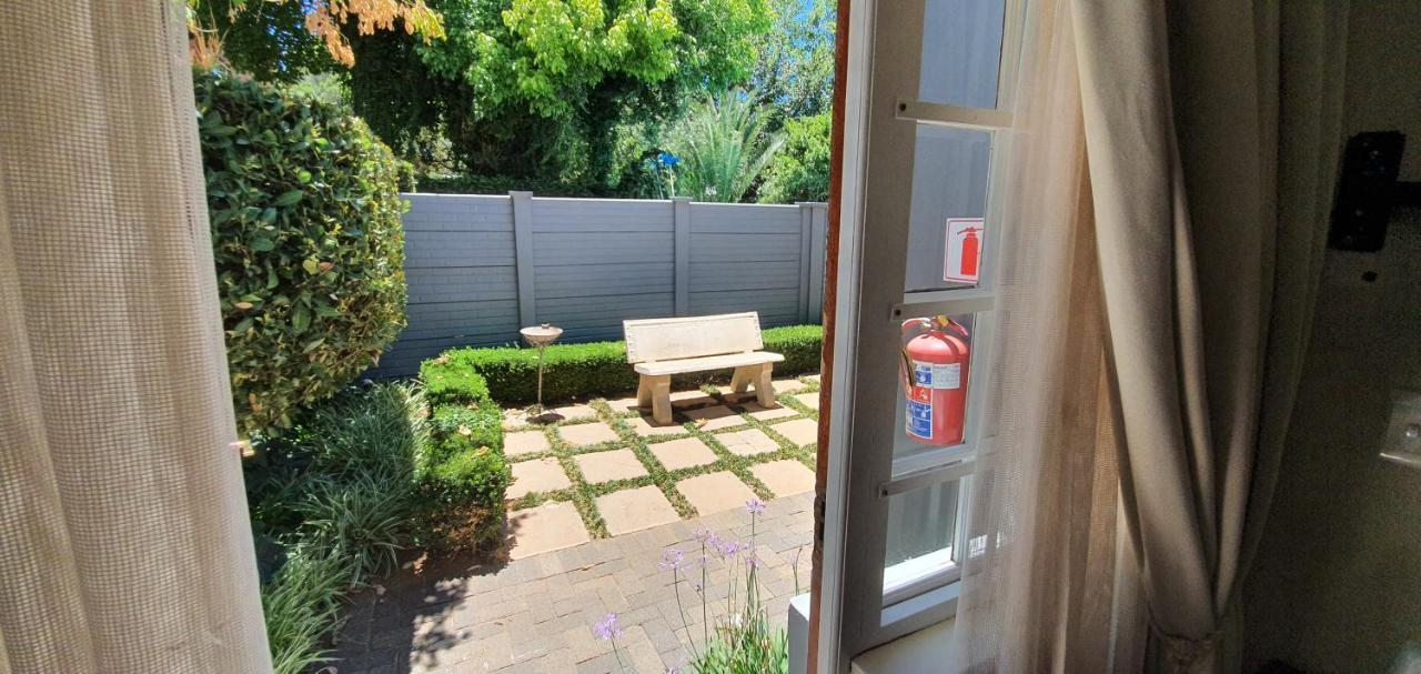 Acacia Westdene B&B Bloemfontein Ngoại thất bức ảnh