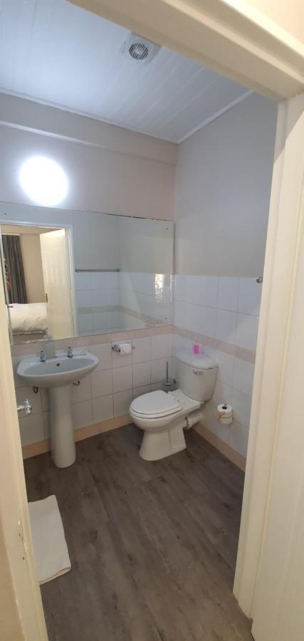 Acacia Westdene B&B Bloemfontein Ngoại thất bức ảnh