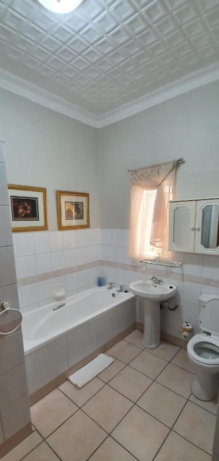 Acacia Westdene B&B Bloemfontein Ngoại thất bức ảnh