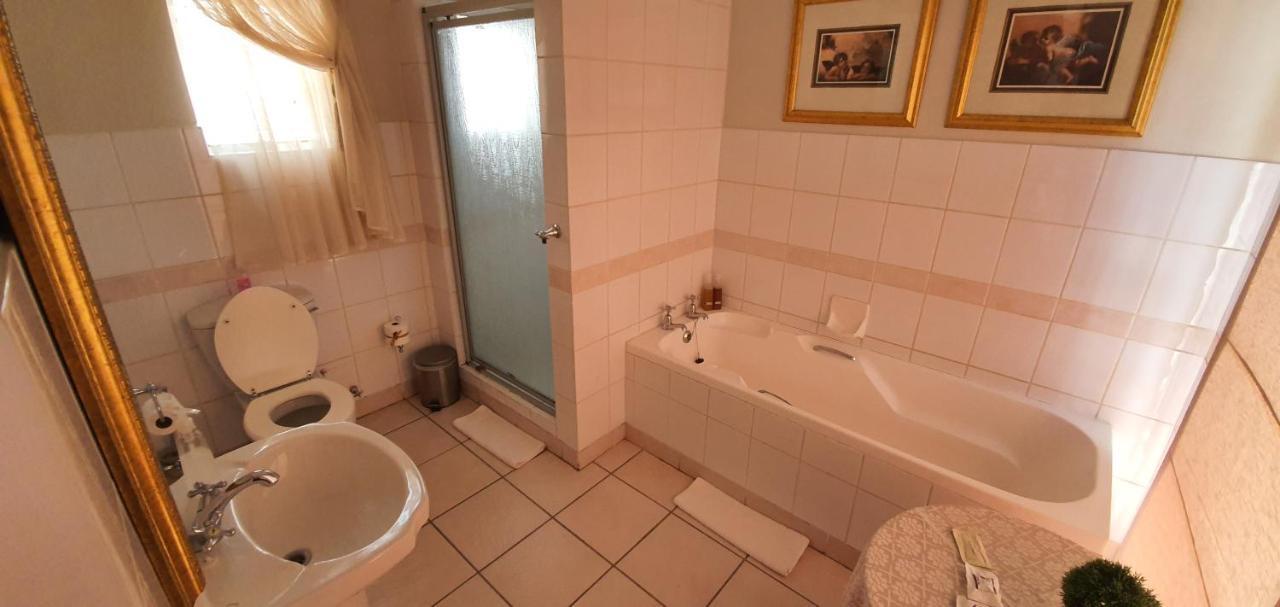 Acacia Westdene B&B Bloemfontein Ngoại thất bức ảnh